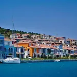 Mavi Butik Çeşme