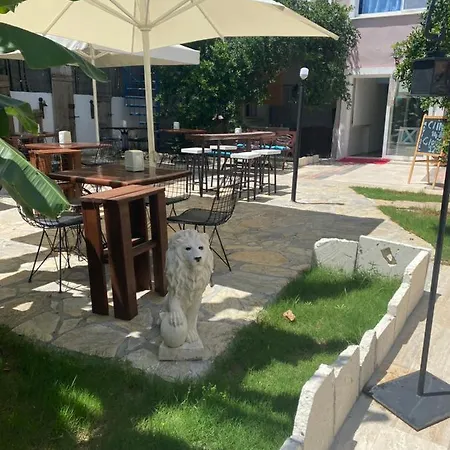 Mavi Butik 3* Cesme