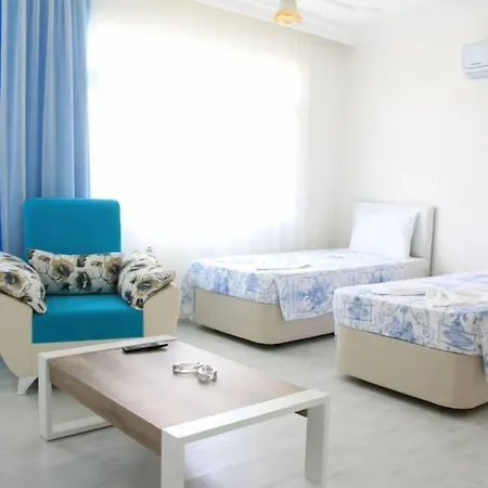 Mavi Butik Çeşme