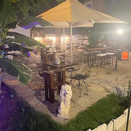 Ξενοδοχείο με διαμερίσματα Mavi Butik 4*