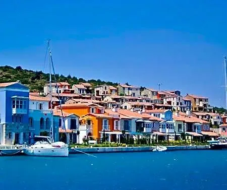 Mavi Butik Cesme