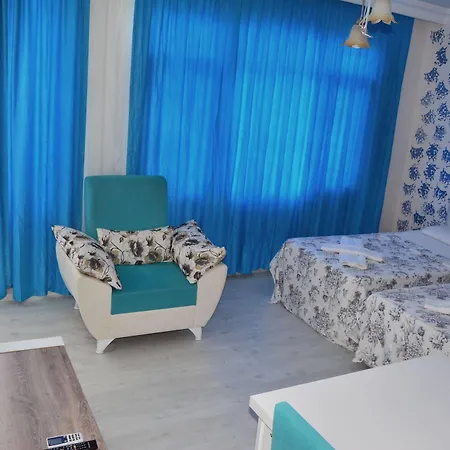 Mavi Butik Çeşme